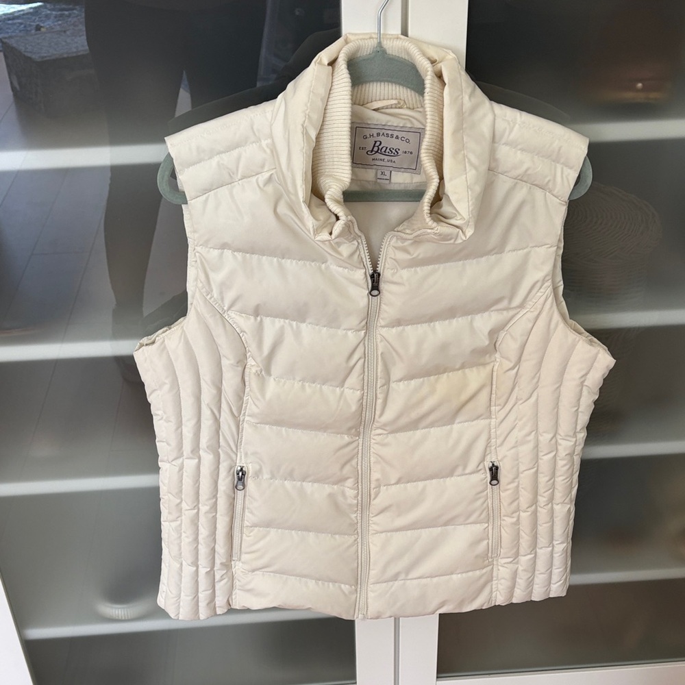 Bass Cream Puffer Vest